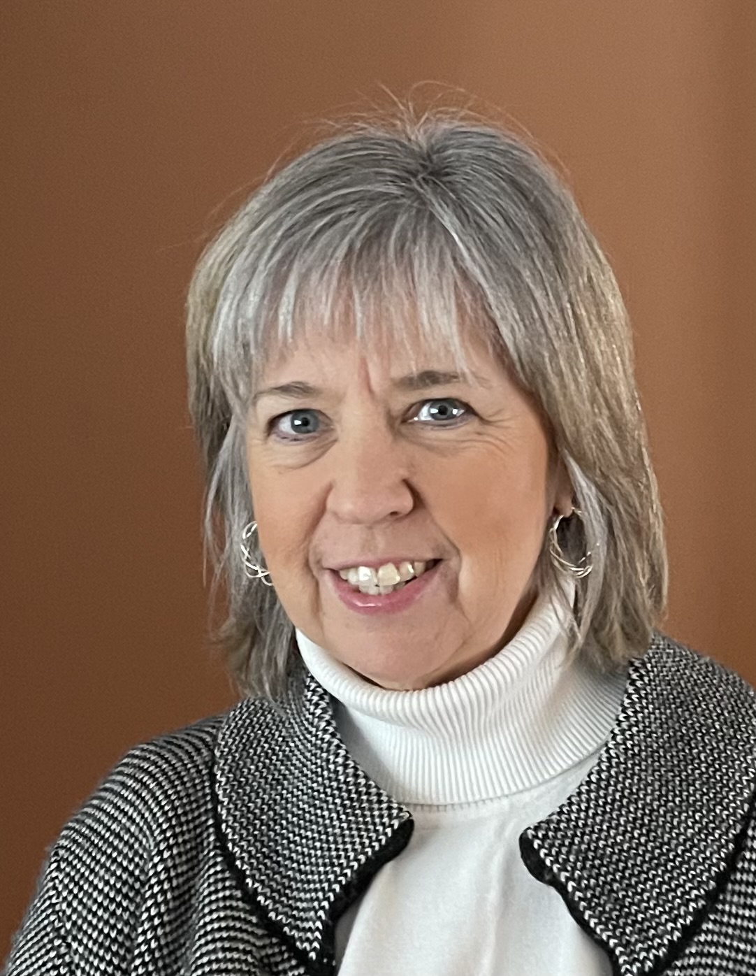 Dr. Lisa Phelan